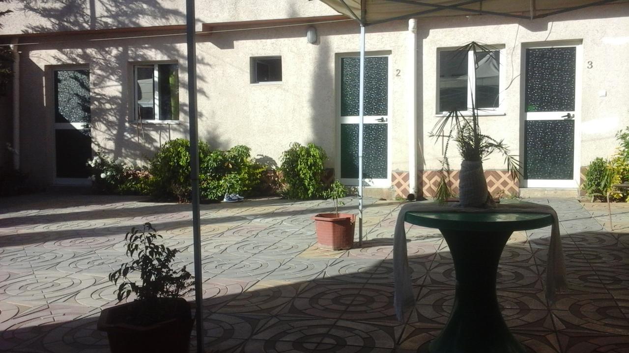 Konjo Guest House Addis Ababa Dış mekan fotoğraf