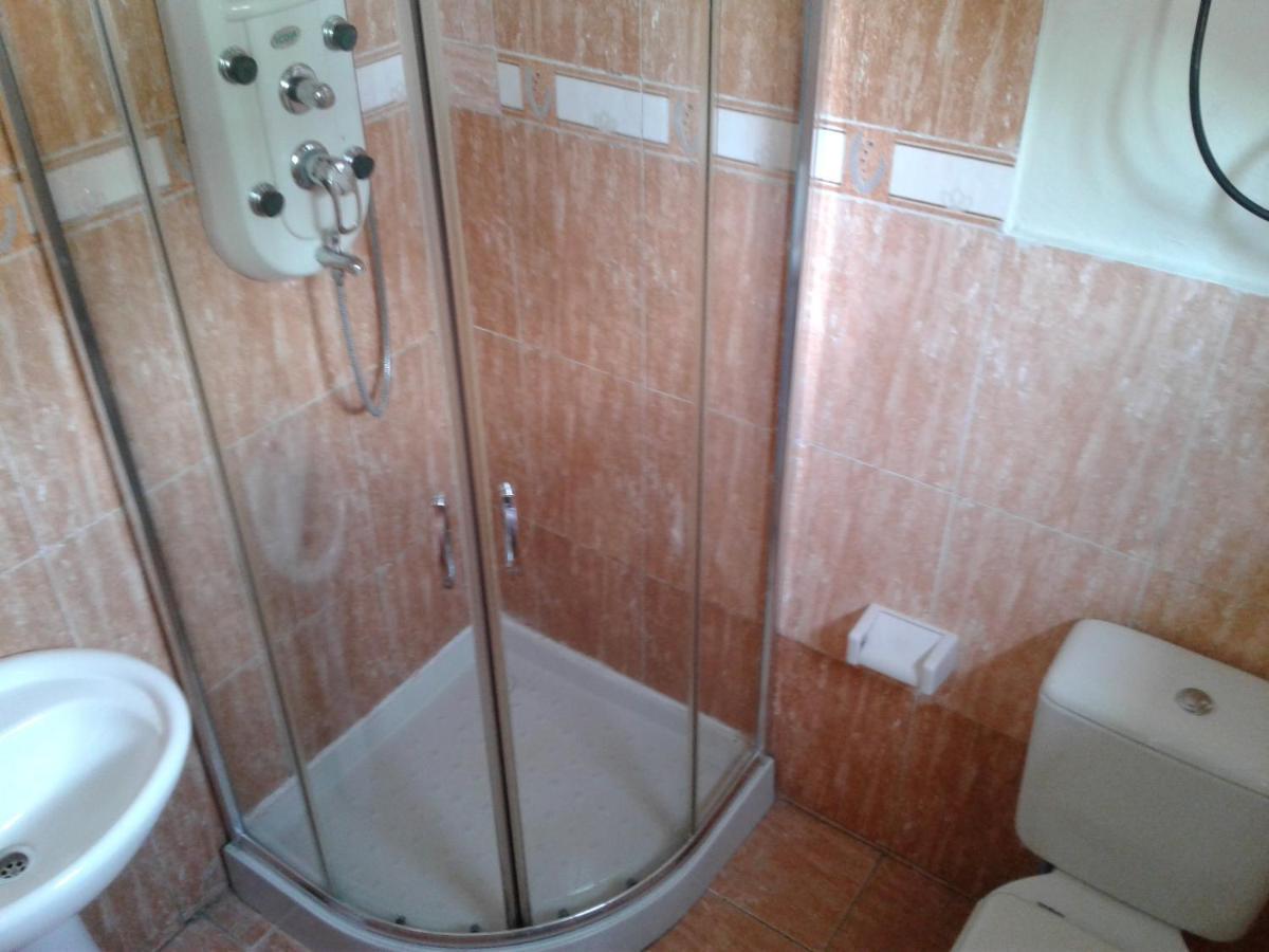 Konjo Guest House Addis Ababa Dış mekan fotoğraf